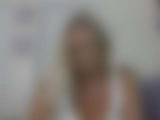 Live cam show with Jordyn Lvee - Granny on Nude Live Now