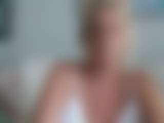 Live cam show with Jordyn Lvee - Granny Blonde Hair on crypto-cams