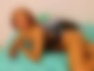 Live cam show with TamyLynn1 - Public Ebony on Camiplay Live