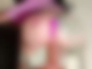 Live cam show with maeve-ds - Black Petite on Camming Site