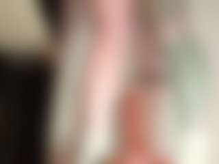 Live cam show with maeve-ds - Black Petite on Milfs Live