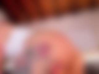 Live cam show with Agata Duque - Brown Hair on TeamSkeetLive