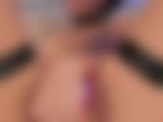 Live cam show with Agata Duque - Granny Petite on 1on1-livenow