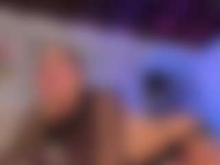 Live cam show with Agata Duque - Brown Eyes MILF on Milfs Live