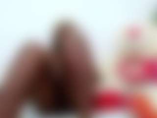Live cam show with miss-dinah - Petite on ObeyMaria