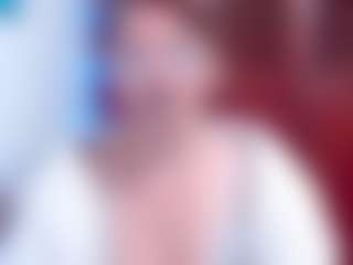 Live cam show with samanthawhatson - Middle Aged on StripNow