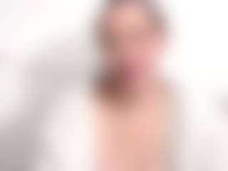 Live cam show with samanthawhatson - Middle Aged on Gym Cam Girls