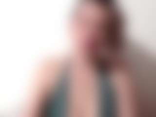 Live cam show with samanthawhatson - Middle Aged on TeamSkeetLive