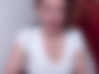 Live cam show with samanthawhatson - Striptease MILF on PervPlay.com