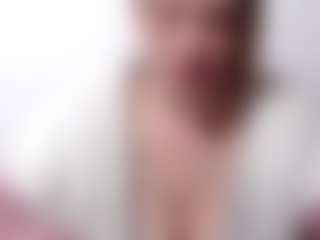Live cam show with samanthawhatson - Striptease MILF on Camming Site