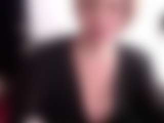 Live cam show with samanthawhatson - Middle Aged on PervPlay.com