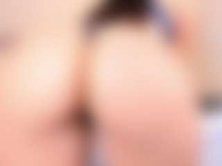 Live cam show with CloeHarp - Average on nudelive.tv