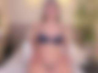 Live cam show with CloeHarp - Curvy Small Tits on TastyBlacksLive