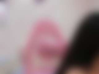 Spettacolo in cam dal vivo con Anny - Cute su Camsoda
