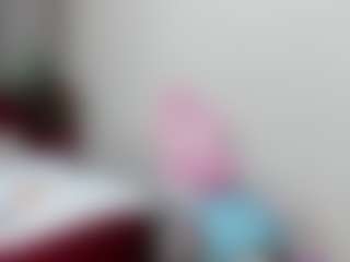 Live cam show with Anny - Asian Public on Gym Cam Girls