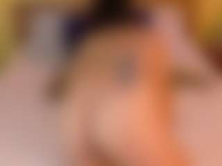 Live cam show with tiny-whore18 - Threesome on xDating