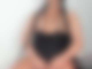 bella_adamss_'s Live Sex Cam Show