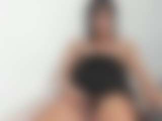 Show de câmera ao vivo com bella_adamss_ - Black Hair no Camsoda