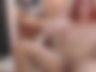 Live cam show with CrazyMomy - Granny on SxyPornLive