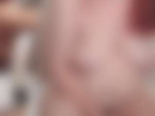 CrazyMomy MILF webcam performer live streaming