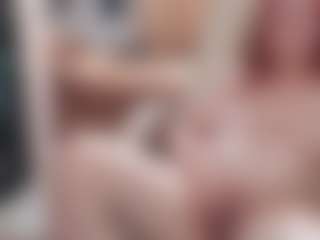 CrazyMomy's Live Sex Cam Show