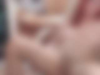 CrazyMomy MILF webcam performer live streaming