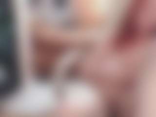 CrazyMomy MILF webcam performer live streaming