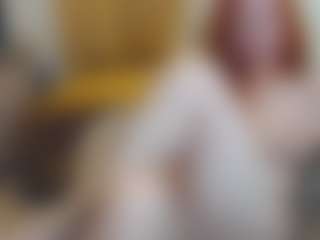 CrazyMomy MILF webcam performer live streaming