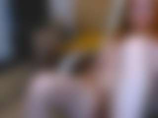 Live cam show with CrazyMomy - Green Eyes on madthumbs