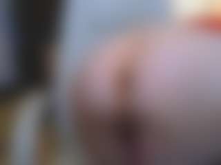Live-Cam-Show mit CrazyMomy - Red Hair Dildo auf Camsoda