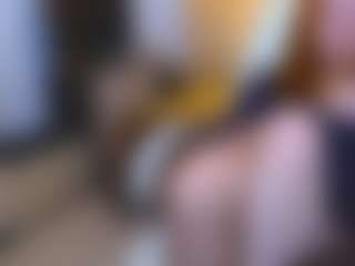 Live cam show with CrazyMomy - Living Room on WildCum