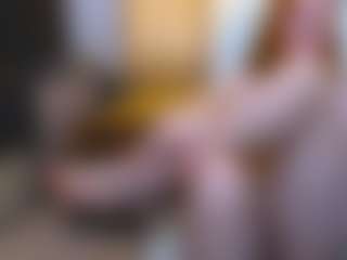 CrazyMomy MILF webcam performer live streaming
