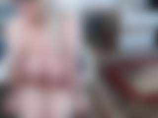Live cam show with EllyBoobs - Blonde Hair on friskycurves.com