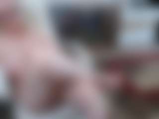 Live cam show with EllyBoobs - Granny on studioflirtlive.com