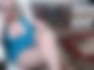 Live cam show with EllyBoobs - Living Room on Fling VIP Chat