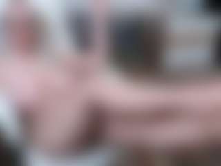 Live cam show with EllyBoobs - Dildo on AdultVida.com