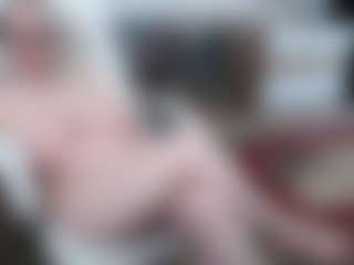 Live cam show with EllyBoobs - Middle Aged on Uber Horny