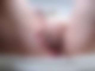 Live cam show with EllyBoobs - Bedroom Mature on SxyPornLive