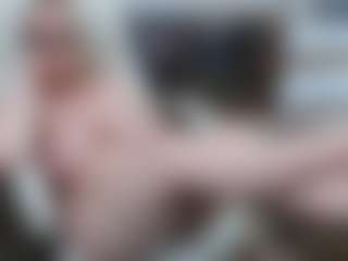 EllyBoobs MILF webcam performer live streaming