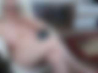 Live cam show with EllyBoobs - Solo on Camsoda