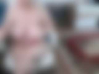 Live cam show with EllyBoobs - Granny Blonde Hair on Camiplay Live