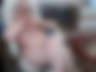 Live cam show with EllyBoobs - Trimmed Granny on AdultVida.com