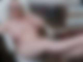 EllyBoobs MILF webcam performer live streaming