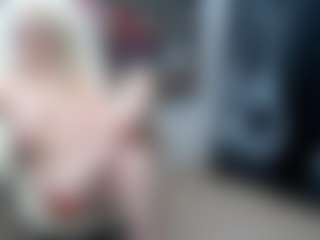 EllyBoobs's Live Sex Cam Show