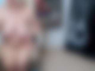 Live cam show with EllyBoobs - Granny MILF on Camiplay Live