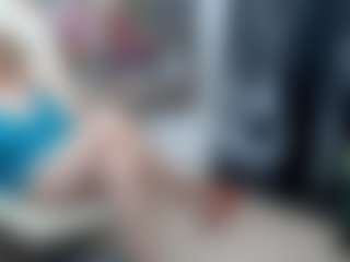 EllyBoobs MILF webcam performer live streaming