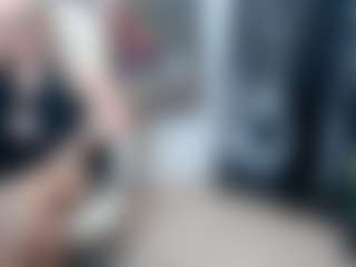 Show de cam en vivo con EllyBoobs - Solo en Camsoda