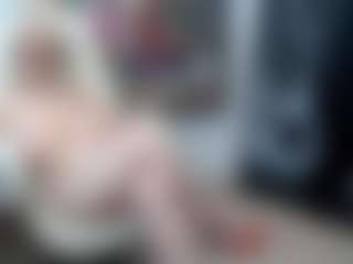 Live cam show with EllyBoobs - Granny Dildo on Camiplay Live