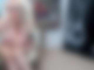 Spettacolo in cam dal vivo con EllyBoobs - Granny Blonde Hair su Camsoda