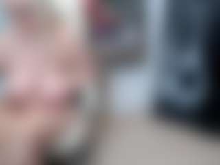 Live cam show with EllyBoobs - Granny Blonde Hair on Hubzter Live